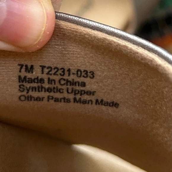 EUC like new Trotter size 7 sandal. Silver. The footbeds are new. The *best shoe - Picture 5 of 16